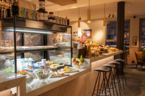 Гостиница Hotel Indigo Antwerp City Centre, an IHG Hotel  Антверпен